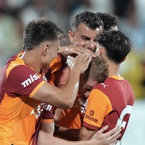 Mertens Galatasaray'dan ayrılan futbolcuya "Büyük oyuncu, ona iyi bakın" dedi