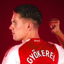 İngiltere Premier Lig ekiplerinden Arsenal, İsveçli futbolcu Viktor Gyökeres'i kadrosuna kattı