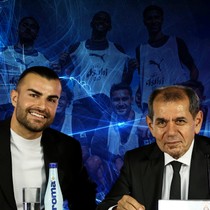 Abdülkerim Bardakcı daha 2 yıllık sözleşmeyi yeni imzalamıştı! Yerine dünyaca ünlü stoper...