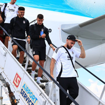 Beşiktaş kafilesi Shakhtar Donetsk maçı için Polonya'ya ulaştı