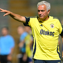 Hem satış listesine koydu hem de gitmesine izin vermedi: Yerine transfer yapılana kadar...