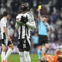 Beşiktaş 1 yıllık sözleşme teklif etti Masuaku 3 yıllık istedi