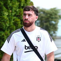Beşiktaş, St. Patrick's maçı için İrlanda'ya uçtu! İşte maç kadrosu ve eksikler