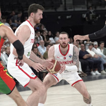 Milli Takım'ın Litvanya'ya yenildiği maçta bir ilk