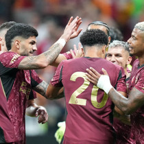 Galatasaray'da 2 futbolcu forma numarasını değiştirdi