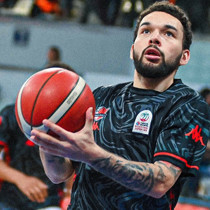 Sponsorları yok ama iki transfer bombası patlattılar