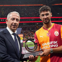 Galatasaray'dan Enes Biber'e plaket