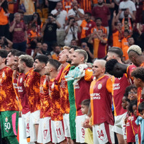 Sanchez: Kırmızı karttan dolayı üzgünüm