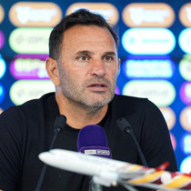 Okan Buruk, kaleciden sonra hangi transferi istediğini açıkladı