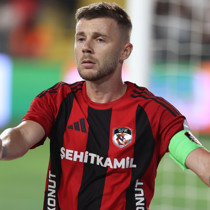 En çok maça çıkan, en çok gol atan ve en çok süre alan futbolcu Maxim!