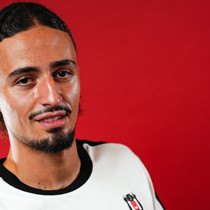 Beşiktaş'a gelmeden önce konuştuğu iki futbolcuyu açıkladı