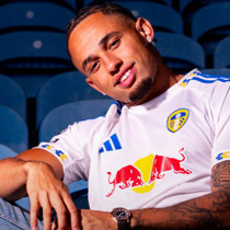 Leeds United, Noah Okafor'u kadrosuna kattı