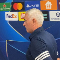 Mourinho ve futbolcular Kadıköy'den böyle çıkış yaptı
