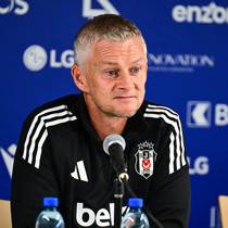 Solskjaer'den İsviçre'de sentetik zemin itirafı