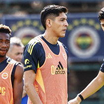 Edson Alvarez Fenerbahçe'de ilk antrenmanına çıktı