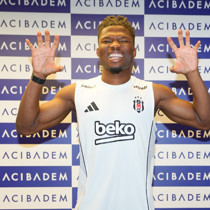 El Bilal Toure Beşiktaş'ta sağlık kontrollerinden geçti