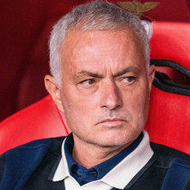 Jose Mourinho: Zaten senelerdir Fenerbahçe şampiyon olamıyor ve öncelikle lig maçlarımız var.