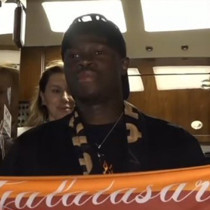 Wilfried Singo, Galatasaray için İstanbul'da