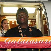 Wilfried Singo, Galatasaray için İstanbul'da
