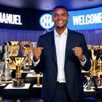 Inter Akanji'yi Manchester City'den kiraladı