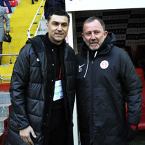 Selçuk İnan ve Burak Yılmaz Sergen Yalçın'ın stoperini istedi