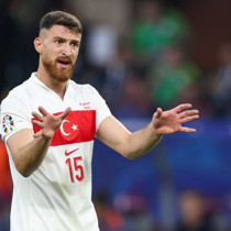 Üç büyükler milli yıldız için yarış halinde! İşte istenen bonservis bedeli