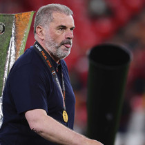Nottingham Forest'ta Nuno Esprito Santo'nun yerine Ange Postecoglou göreve getirildi