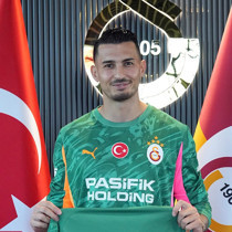 Uğurcan Çakır Galatasaray formasını giydi