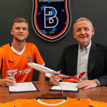 Başakşehir 1 saatte 3 transfer açıkladı