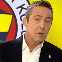 Fenerbahçe Başkanı Ali Koç açıklamalarda bulunuyor