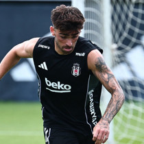 Beşiktaş'ın yeni transferi Jota Silva ilk antrenmanına çıktı
