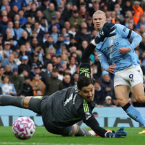 Manchester derbisinin galibi 3 golle City oldu!