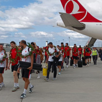THY pilotundan 12 Dev Adam'a jest