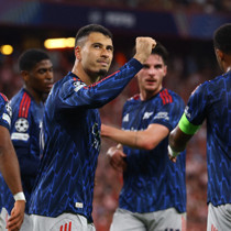Arsenal, ikinci yarıda maçı çözdü