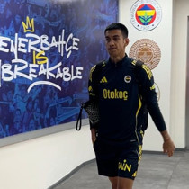 Hatalı gol yiyen İrfan Can Eğribayat, üzgün ayrıldı