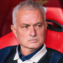 Jose Mourinho'nun yeni takımı belli oldu! Seçim kozu olarak dün gece imzayı attı