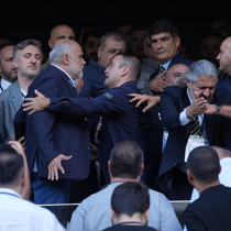 Fenerbahçe kongresinde tansiyon yükseldi!