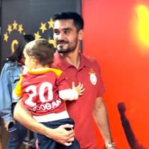 İlkay Gündoğan, ilk kez Rams Park'ta maça çıktı