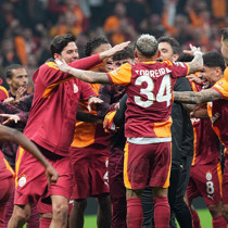 Crystal Palace asisti yapıyor, Galatasaray golü atıyor