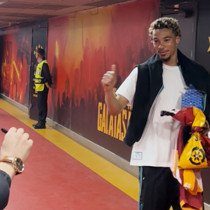 Hugo Ekitike, Galatasaray formasıyla stattan çıktı