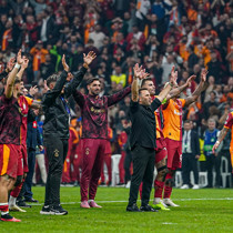 İngiliz basını Cimbom'u manşetlere taşıdı! "Cehennem gibi bir gecede..."