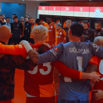 Yıldız oyuncu antrenman saatinden yemek menüsüne kadar ilgileniyor!