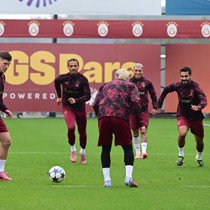 Galatasaraylı yıldızlara sert eleştiri! "Tatile gideceğine idman yap kardeşim"