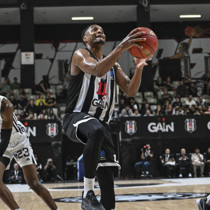 Beşiktaş, London Lions'u farklı geçti