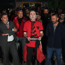 Gençlerbirliği taraftarı, genel kurul talebiyle Beştepe'de toplandı