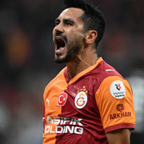 Hem takımın beyni, hem saha içi hocası hem de lideri!