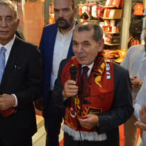 Galatasaray Kulübü Başkanı Dursun Özbek, Mardin'de GS Store mağazasının açılışını yaptı