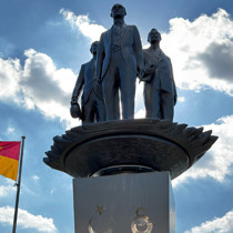 Galatasaray'da büyük açılış:  Atatürk, Tevfik Fikret ve Ali Sami Yen'in ışığı...