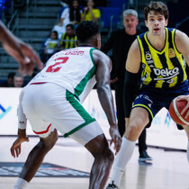 Fenerbahçe Beko, sahasında Karşıyaka'yı yendi
