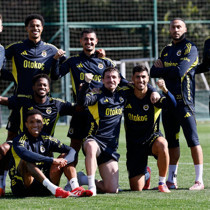 Fenerbahçe'de ayrılık depremi! 6 futbolcunun bileti kesildi